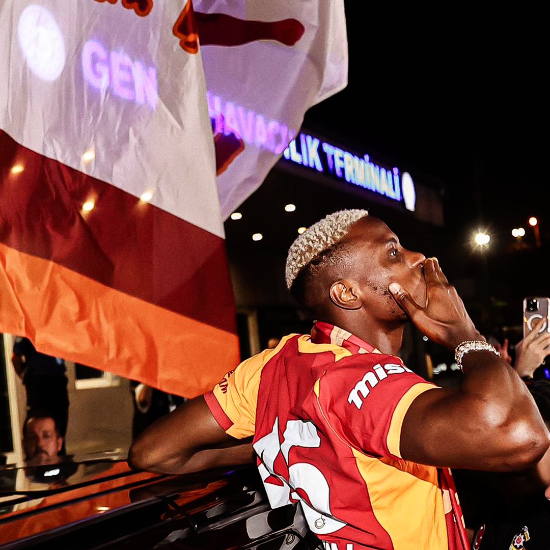 beIN Sports/USA: 

Ezeli rakip Fenerbahçe, José Mourinho yönetiminde ses getirecek hamlelerle karşılık vermeye çalışsa da; Galatasaray elit kadrosu ve umut vaat eden projesiyle Türk futboluna yön vermeye devam ediyor.

Korkutucu bir hücum hattı, sağlam bir orta saha ve savunma