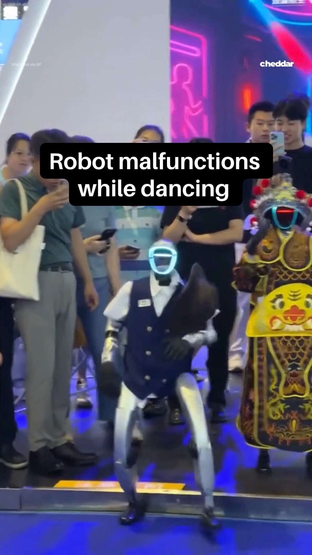 し*け様 HUMAN ROBOT ShocKING Fire Marble pa AI Robot Snaps Mid Demo and Attacks Engineers on Camera +