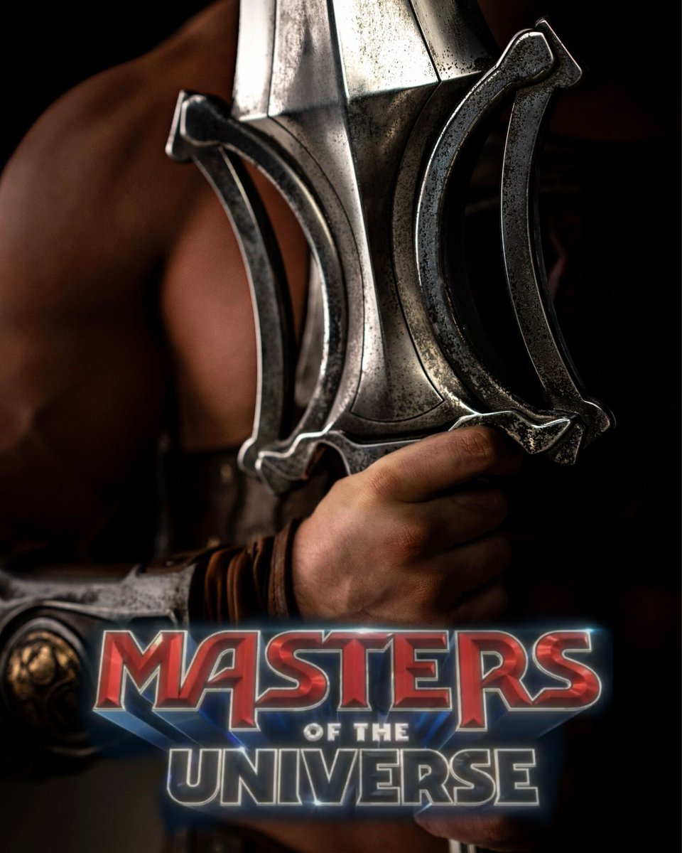 Con la fecha de estreno de la nueva película de 'Masters of the Universe' marcada para el año próximo... ¿Qué os parece un hilo repasando los personajes confirmados que aparecerán en el filme y echamos un vistazo comparativo a sus actores y a las figuras de acción?
¡Vamos! 🧵