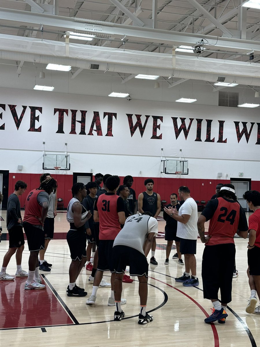 🏀West Coast Tour🏀
Stop #1 <a href="/Aztec_MBB/">San Diego State Men's Basketball</a> 

Some very talented key pieces in Sean Neumann Jr, <a href="/PharaohCompton/">pharaoh compton</a> &amp; <a href="/BJDavis_10/">BJ Davis</a>. 

Look for the Aztecs to be at the top of the MWC again &amp; a perennial Top 25 team this winter #GoAztecs #AlamoCityHoops