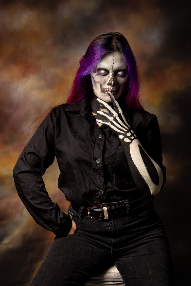 Vibrant_Pics's tweet photo. 💀✨ Tradición, arte y luz en cada disparo.
.
.
.
.
.
#fotografiacreativa #expophotomasterclass #calavera #artemexicano #catrinamoderna https://t.co/8Z9DVLS8t6