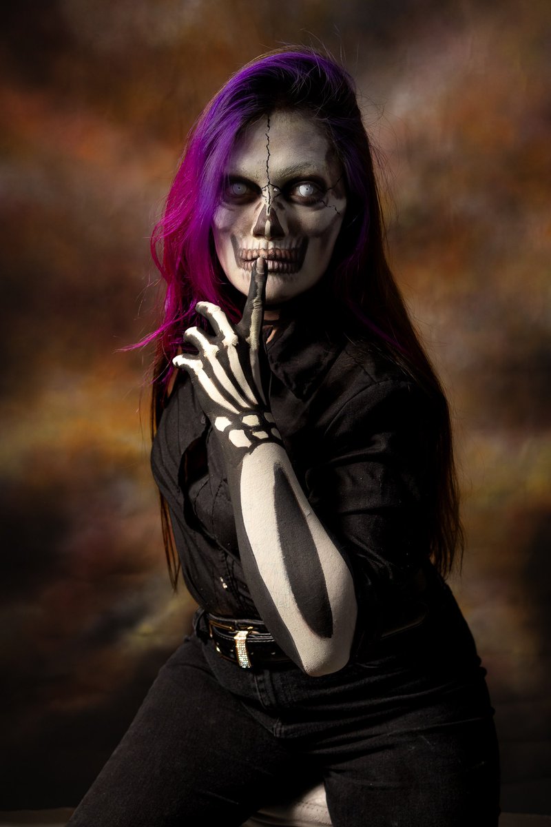 Vibrant_Pics's tweet photo. 💀✨ Tradición, arte y luz en cada disparo.
.
.
.
.
.
#fotografiacreativa #expophotomasterclass #calavera #artemexicano #catrinamoderna https://t.co/8Z9DVLS8t6
