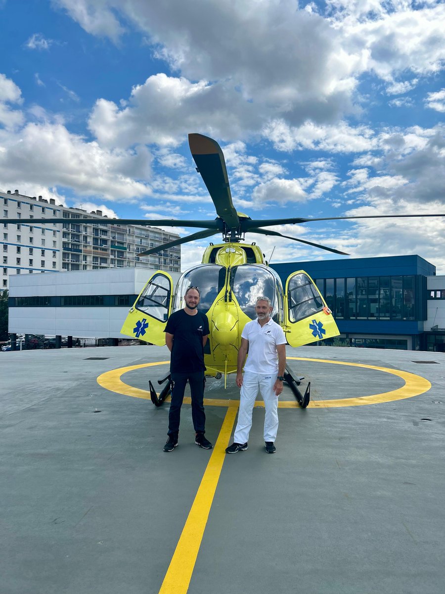 Transport sanitaire : avec Yannick Neuder, nous nous sommes rendus à l’hôpital Henri Mondor pour échanger avec ces professionnels et leur témoigner notre reconnaissance.

L'enjeu : améliorer les conditions de travail de celles et ceux qui œuvrent chaque jour pour sauver des vies.
