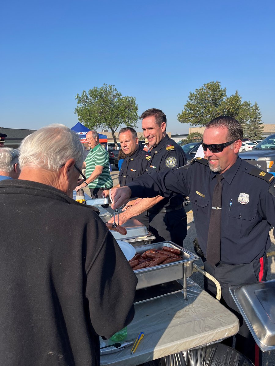 Regina Fire (@regina_fire) on Twitter photo 🥞Working together with <a href="/reginapolice/">Regina Police</a> and <a href="/sskroughriders/">Saskatchewan Roughriders</a> Alumni, we were pleased to serve at the 26th Annual <a href="/Regina_Rotary/">Regina Rotary</a> Pancake Breakfast to help kick-off the <a href="/Queencityex/">Queen City Ex</a> .🥞 #yqr 🥞Working together with <a href="/reginapolice/">Regina Police</a> and <a href="/sskroughriders/">Saskatchewan Roughriders</a> Alumni, we were pleased to serve at the 26th Annual <a href="/Regina_Rotary/">Regina Rotary</a> Pancake Breakfast to help kick-off the <a href="/Queencityex/">Queen City Ex</a> .🥞 #yqr