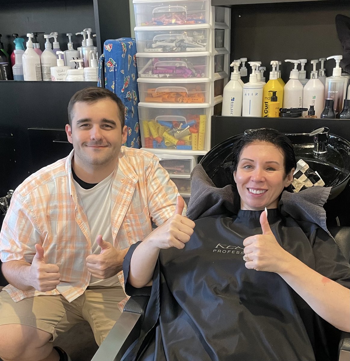 Never a dull moment on the campaign trail! 💇‍♀️💼

Big thanks to my treasurer for swinging by the salon to grab contributions—and to the awesome crew at Salon 302 for letting me campaign in between foils! 😂🙌

Multitasking at its finest. #WAleg #CaldierForWA #CampaignLife ✂️📋