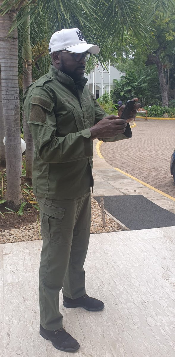Mimi wanaeza kunishika pia?