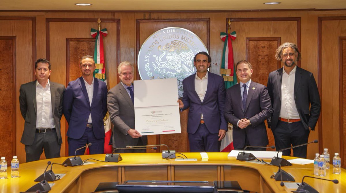 Maya Spirits 🌳 (@mayaspiritsnft) on Twitter photo President of the Mexican House of Representative’s <a href="/SantiagoCreelM/">🇲🇽Santiago Creel</a> together with <a href="/LopezCasarinJ/">Javier López Casarín 💥🚀</a> President of the Commission for Science, Technology and Innovation, presented a national award to <a href="/LorenzoMtzME/">Lorenzo Martínez Mtz. de la Escalera</a> for his work on environmental protection and sustainable President of the Mexican House of Representative’s <a href="/SantiagoCreelM/">🇲🇽Santiago Creel</a> together with <a href="/LopezCasarinJ/">Javier López Casarín 💥🚀</a> President of the Commission for Science, Technology and Innovation, presented a national award to <a href="/LorenzoMtzME/">Lorenzo Martínez Mtz. de la Escalera</a> for his work on environmental protection and sustainable