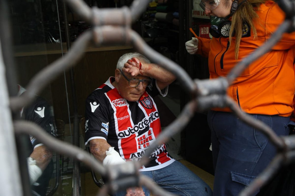 ¡Basta de represión! la policía de la Ciudad de Jorge Macri reprimió a las y los jubilados en su marcha de todos los miércoles ¡libertad a todos los detenidos!
Federico Burgos
Leandro Mariatain
Javier Mendoza
Hugo Eischler
Alejandro Carrizo
Francisco Ramos
Agustín Cano