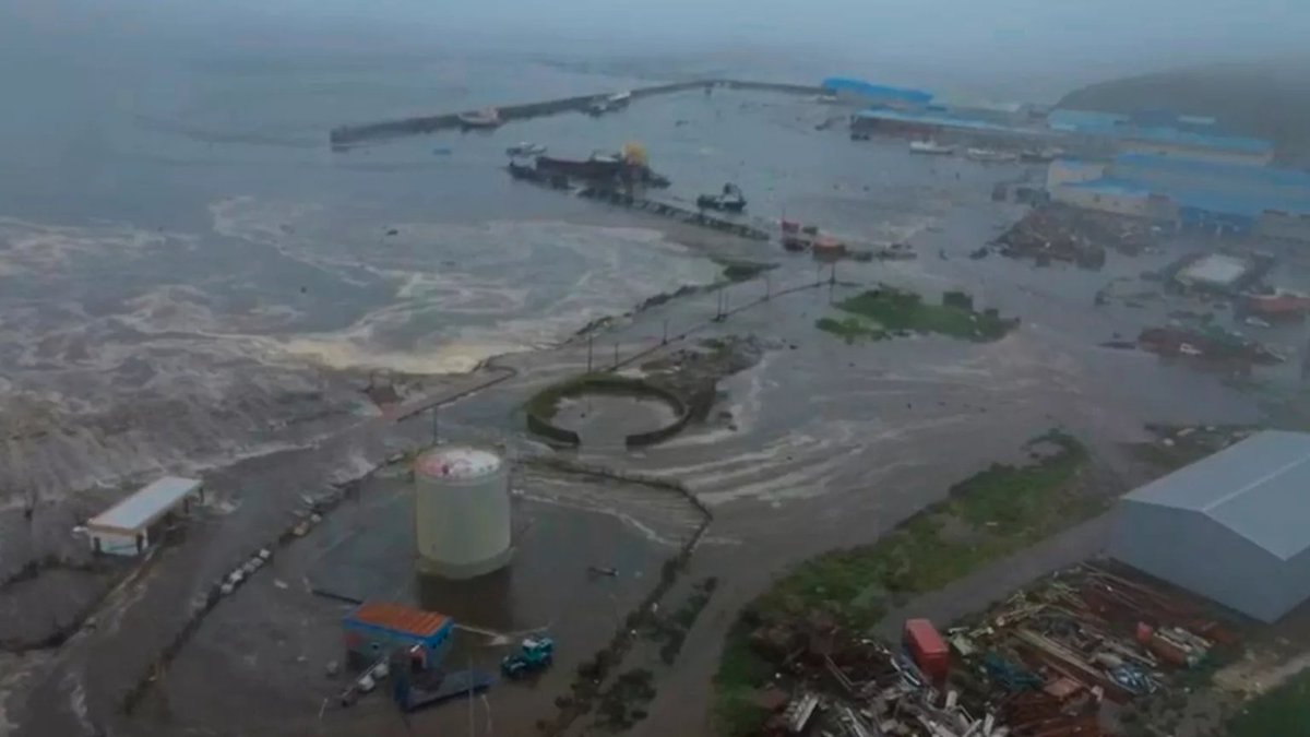 #Kouriles : Une alerte #Tsunami a été émise par plusieurs autorités côtières de l'ocean Pacifique après un #Seisme de magnitude 8.7 au large des côtes russes de la péninsule du #Kamtchatka hier vers 23H25 GMT. Cette alerte concerne la #Russie, le #Japon, l’#Équateur et les îles