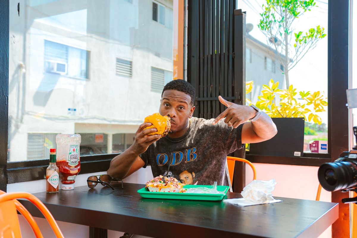 Millennial nostalgia culminates in a Kel Mitchell burger fest in NYC
6sqft.com/millennial-nos…