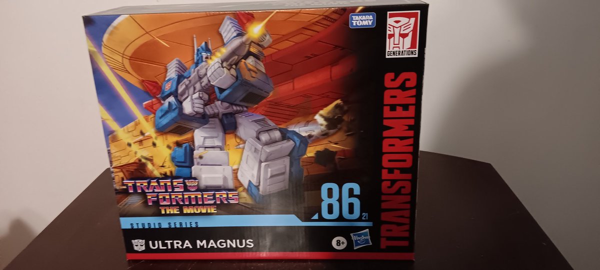 TimPrime1's tweet photo. It took me a bit of time but he arrived a couple of days ago from @BigBadToyStore. #SS86 #CommanderClass #UltraMagnus! Another SS figure with an MP style transformation. https://t.co/0KxQ38hd7O
