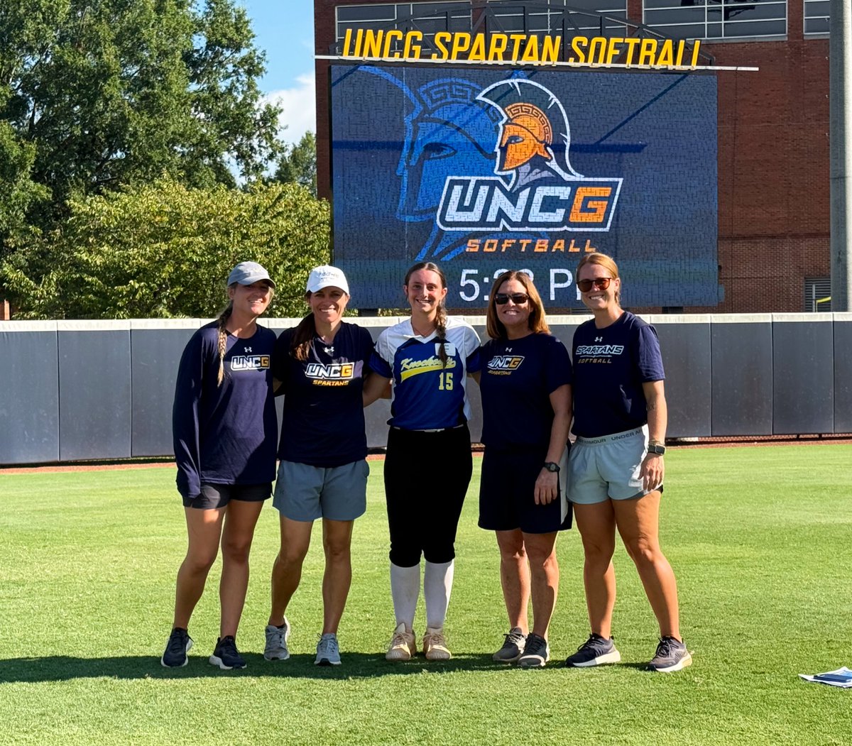HaileyGroce2027's tweet photo. So grateful for the amazing camp at @UNCGSoftball and learned so many new drills to implement into my training. I had a great pitching outing throwing 5 strikeouts in 10 batters. Thank you @coachbreneman @Brynne_Dordel @allydavis09 @jojo_hyatt for the advice! https://t.co/tpGmpEAsQA