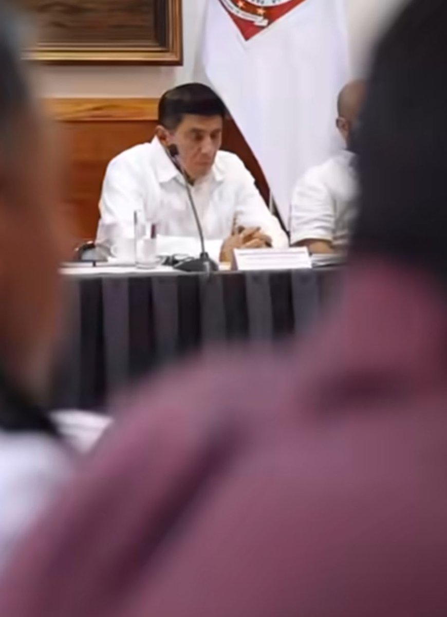 En #Oaxaca no hay medicinas pero sí reuniones contra la REVOCACIÓN... Nos informan que el gobernador de <a href="/GobOax/">Gobierno de Oaxaca</a> , <a href="/salomonj/">Salomón Jara Cruz</a> se reúne con presidentes municipales para acordar estrategias contra la revocación... No hay medicinas, los hospitales se encuentran peor que nunca; no hay