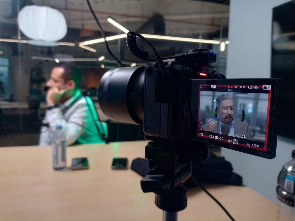 AdeccoMexico's tweet image. 🧠 ¿Y si la clave para destacar en una entrevista no está en lo que sabes hacer… sino en qué tanto te conoces?
Hoy a las 5:30 p.m. estrenamos un episodio muy necesario de Erre Ache Podcast. 
👉 youtu.be/tARLABz-IsI?si…

#ErreAchePodcast #Autoconocimiento #CrecimientoProfesional