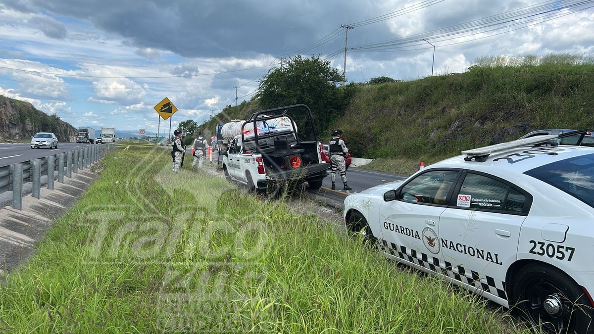 ⚠ #Preliminar
Una persona murió atropellada sobre la Autopista a Zapotlanejo, en dirección de Guadalajara a Zapotlanejo, a la altura del Periférico Nuevo ‼
#TráficoZMGPeriodismoCiudadano