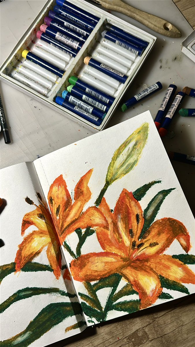 LaylaSaddiya's tweet photo. اعطوني رأيكم بالسكتش ،، oil pastels https://t.co/8jLK4xl7Xx