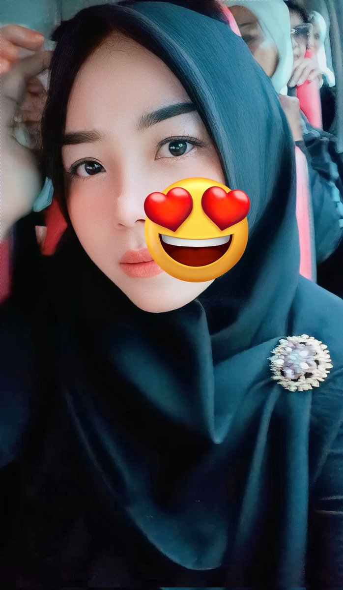 Cukup kepala dan pikiran aja yang miring ,alis jangan 🤣