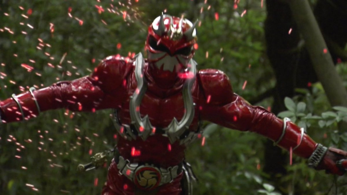 ONI_no_SATO's tweet image. 8月7日は #仮面ライダー響鬼 二十六之巻「刻まれる日々」放送20周年です！

ヒビキさんと明日夢君が一緒だとほっこりします。

童子と姫にそっくりな和装の男女が出現！
周囲の人は何も気づいていないのにイブキさんだけは妖気を察知できたのはイブキさんの血筋ゆえか、和装の男女の狙いなのか…#響鬼