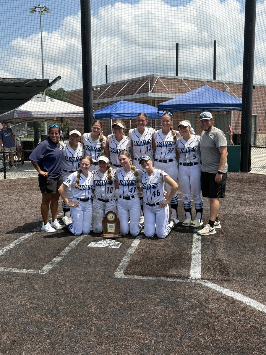 Addison_Neiss's tweet photo. Had a great season this summer and couldn't have asked for a better group of girls to spend it with! Here are some of my stats from this summer season! #rollwaves https://t.co/rkNLJubpIQ