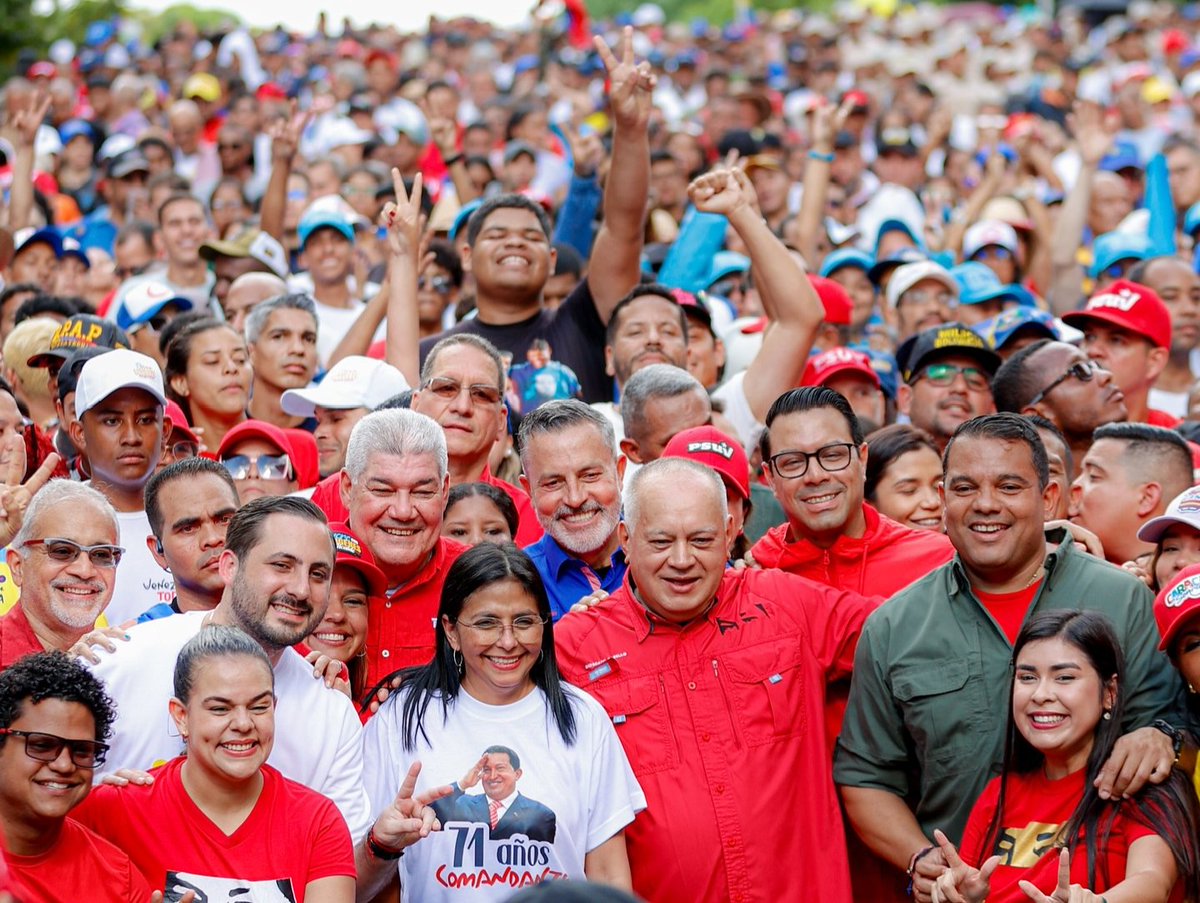 Yennifer C Gómez (@rcarolinay1990) on Twitter photo ❤️🔥 “Nos desplegamos con Fuerza, con Conciencia, con el Corazón Chavista en alto. Hemos demostrado que cuando el PSUV se moviliza, el Pueblo Responde” 🚩
<a href="/dcabellor/">Diosdado Cabello R</a>
#NoHanPodidoNiPodrán ❤️🔥 “Nos desplegamos con Fuerza, con Conciencia, con el Corazón Chavista en alto. Hemos demostrado que cuando el PSUV se moviliza, el Pueblo Responde” 🚩
<a href="/dcabellor/">Diosdado Cabello R</a>
#NoHanPodidoNiPodrán