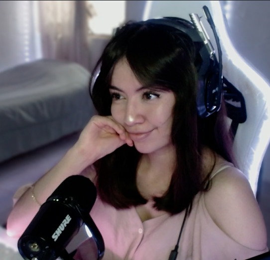 Live hosting 8s for the passionate, come through