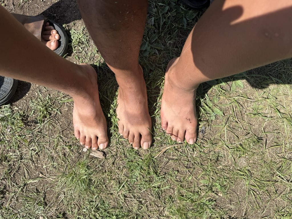 Түрүүлж босохгүй бол гуталгүй болох нь дээ🤪