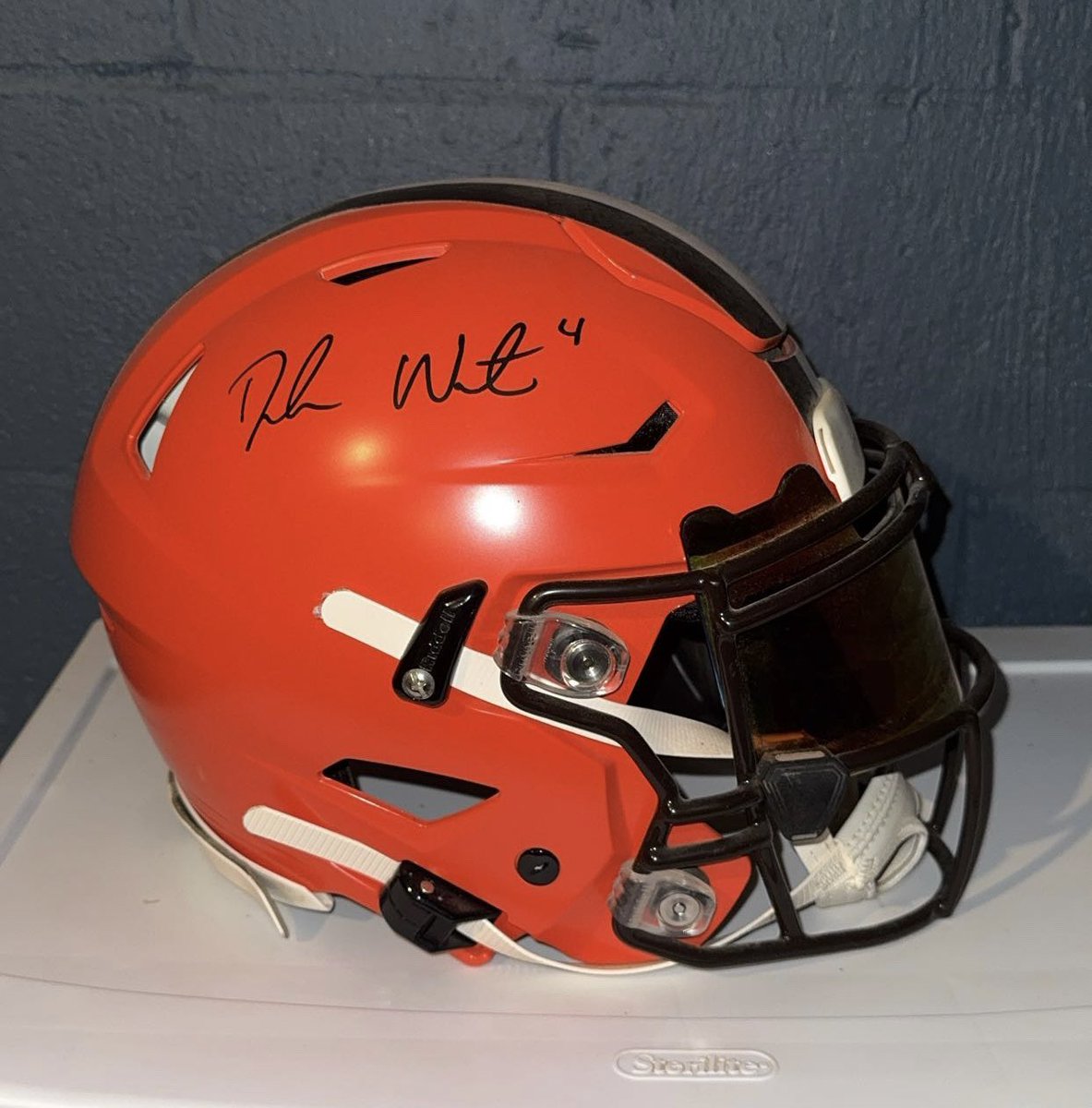 Ya boy has the most worthless piece of memorabilia in Browns history.🤣😭

I honestly forgot I still had it. Thought I got rid of it 🤣

#DawgPound