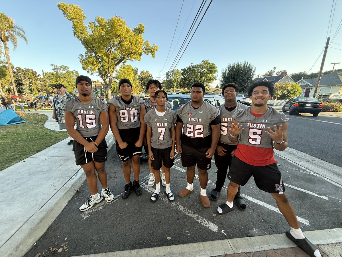 Tustin Tiller Football (@tiller_football) on Twitter photo Post practice , and in our community giving back! Thank you to <a href="/CityofTustin/">City of Tustin</a> for recognizing our boys for their community service work! It's an important part of what we do! #TTown #TustinFootball Post practice , and in our community giving back! Thank you to <a href="/CityofTustin/">City of Tustin</a> for recognizing our boys for their community service work! It's an important part of what we do! #TTown #TustinFootball