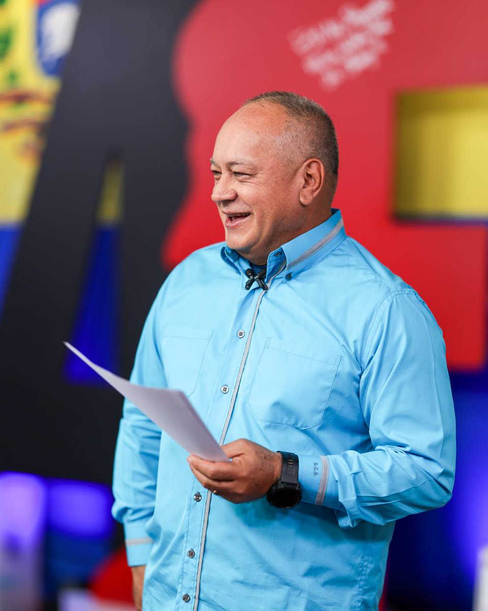 Capitán Diosdado Cabello Rondón:

Ramos Allup le dio días 6 meses a Nicolás, y Nicolás está aquí y a Ramón Allup no lo nombra nadie, ni en su familia.

<a href="/dcabellor/">Diosdado Cabello R</a>  

#NoHanPodidoNiPodrán