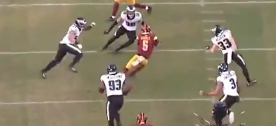 Mind you Jayden Daniels turned  this into a 29 yard run #RaiseHail