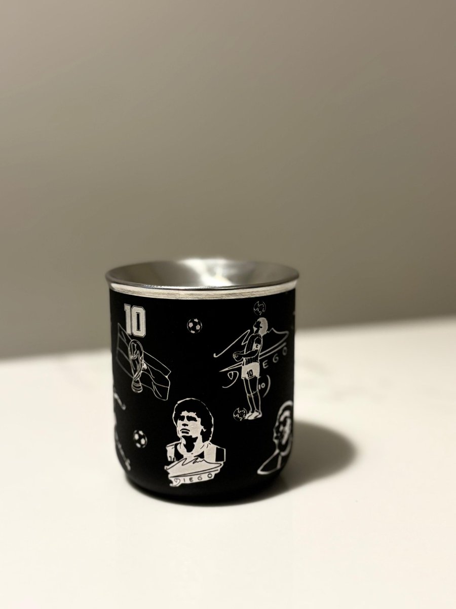 🔟 DAME EL MATE MÁS MARADONEANO QUE TENGAS.

🇦🇷 ¡Miren que locura de mate de Diego Armando Maradona! Una hermosura.

🤩 Hay 20% de descuento con transferencia y 3 cuotas sin interés. 

🧉 LocoPorUnMate.com 

#Mate #Mates #LocoPorUnMate #Maradona #Diego #DiegoMaradona