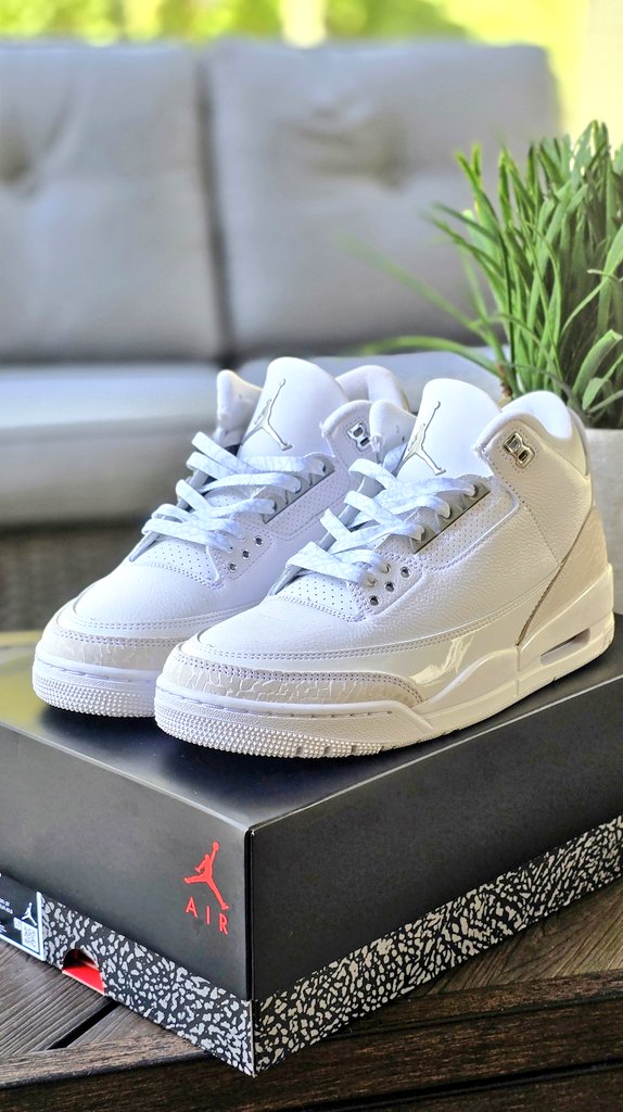 chris_neto's tweet photo. Just arrived. #jordan3s #PureMoney #avsneakerheads https://t.co/U0QqzBV3l3