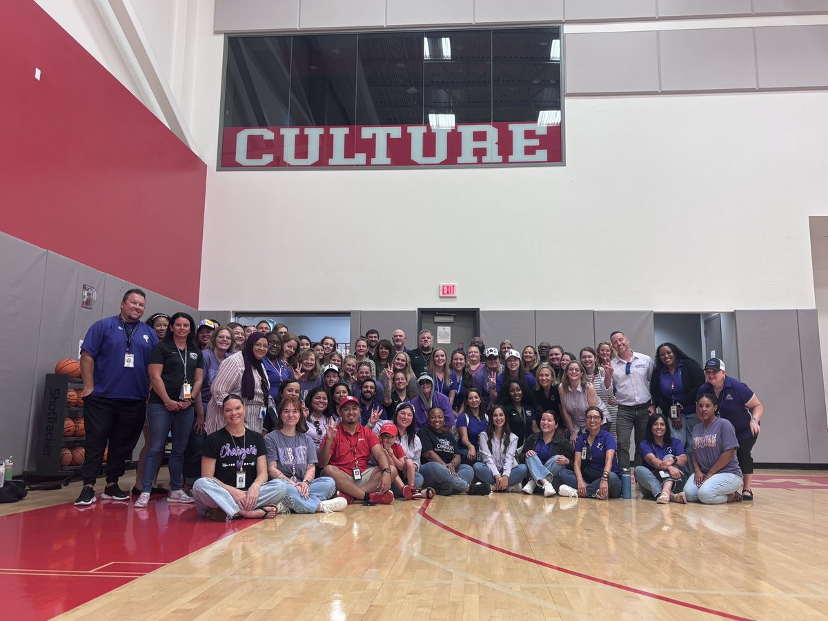 Our staff had the opportunity to tour the <a href="/UHCougarMBK/">Houston Men's Hoops 🏀 🐾</a> facilities and hear from <a href="/CoachSampsonUH/">Coach Kelvin Sampson</a> about how he and his staff have built a strong, winning culture rooted in hard work, accountability, and character. A powerful example of leadership and purpose in action! #ChargedUp