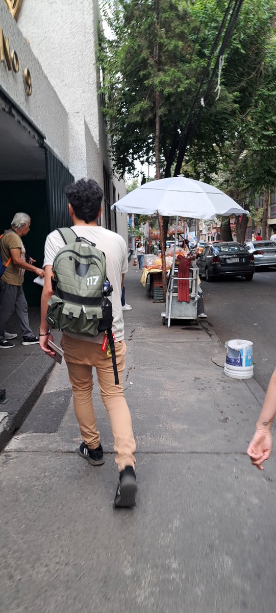 jlfranco1's tweet photo. @LuisMendozaBJ Cuando pasas por calle 7, entre Av. Revolucion y Av Uno @SPedroDLosPinos afuera de Clinica del IMSS @LuisMendozaBJ ?, @BJAlcaldia C.P. 03800 https://t.co/0bREbZvtp8