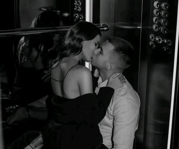 ويكفينا من الدنيا طمأنينة قلبٍ صادق يرافقنا نأنس به ويؤنس بنا 💜🫂👑