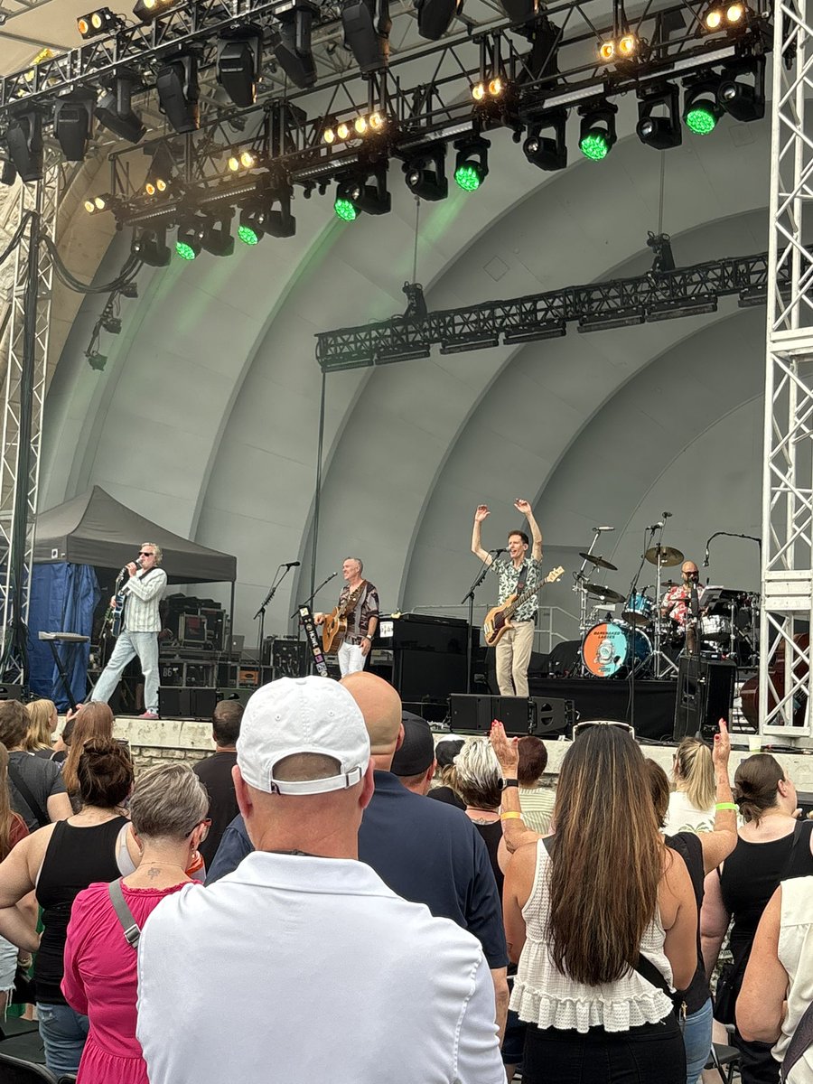 Chrishunt72's tweet image. I can’t express how grateful I am that @barenakedladies makes the trip to Toledo, Ohio as often as they do. Thank you so much! Every show I have attended has been a great time. Great music. Great memories.