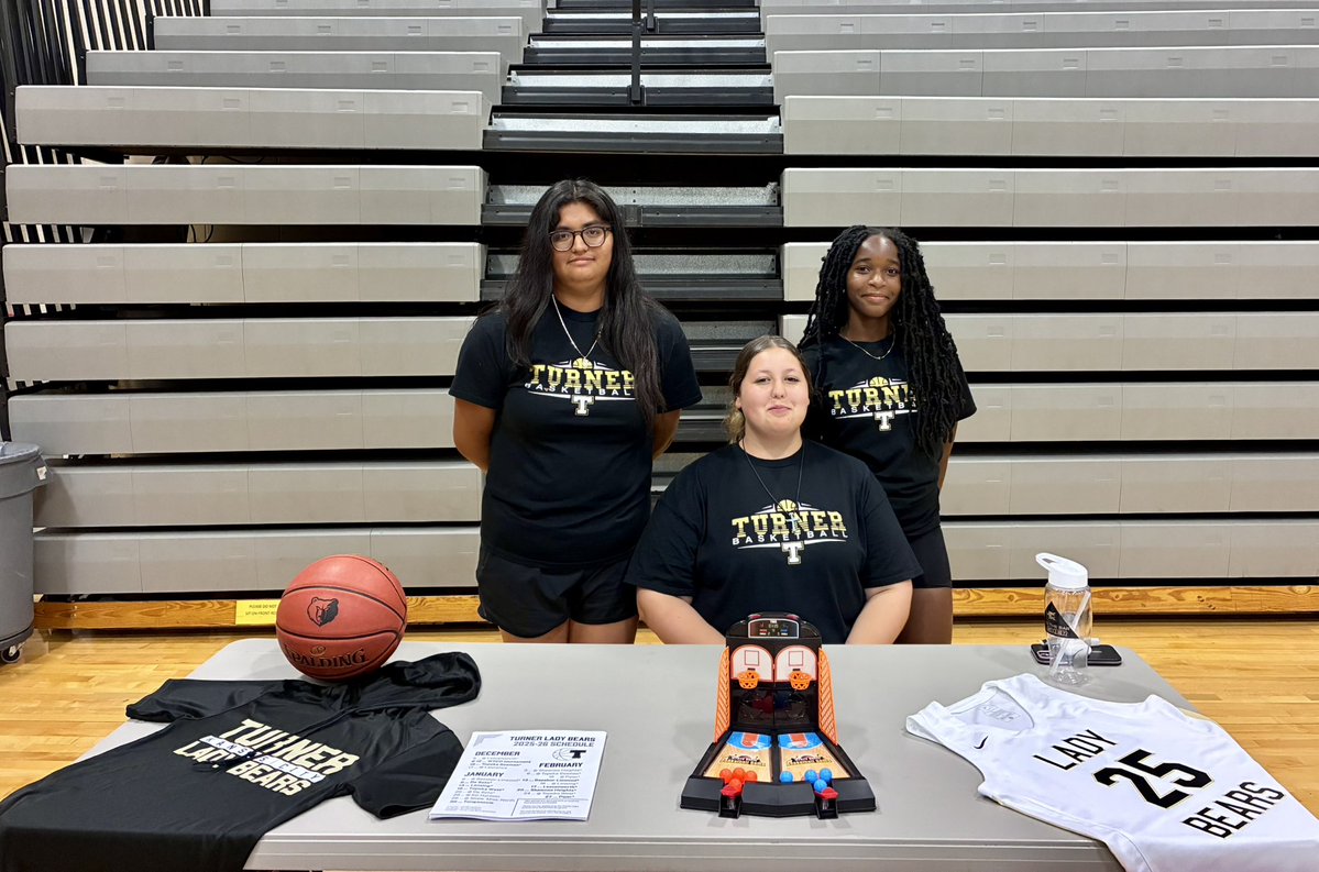 Turner Lady Bears Basketball (@thsladybears) on Twitter photo Thank you to everyone who hung out with us during tonight’s <a href="/TUSD202/">Turner USD #202</a> Back-to-School Bash!
We’re proud to represent you. #ALL32 • #FAMILY Thank you to everyone who hung out with us during tonight’s <a href="/TUSD202/">Turner USD #202</a> Back-to-School Bash!
We’re proud to represent you. #ALL32 • #FAMILY