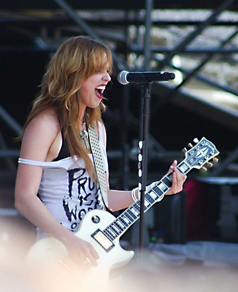LZZY HALE for AllTheCoolBands