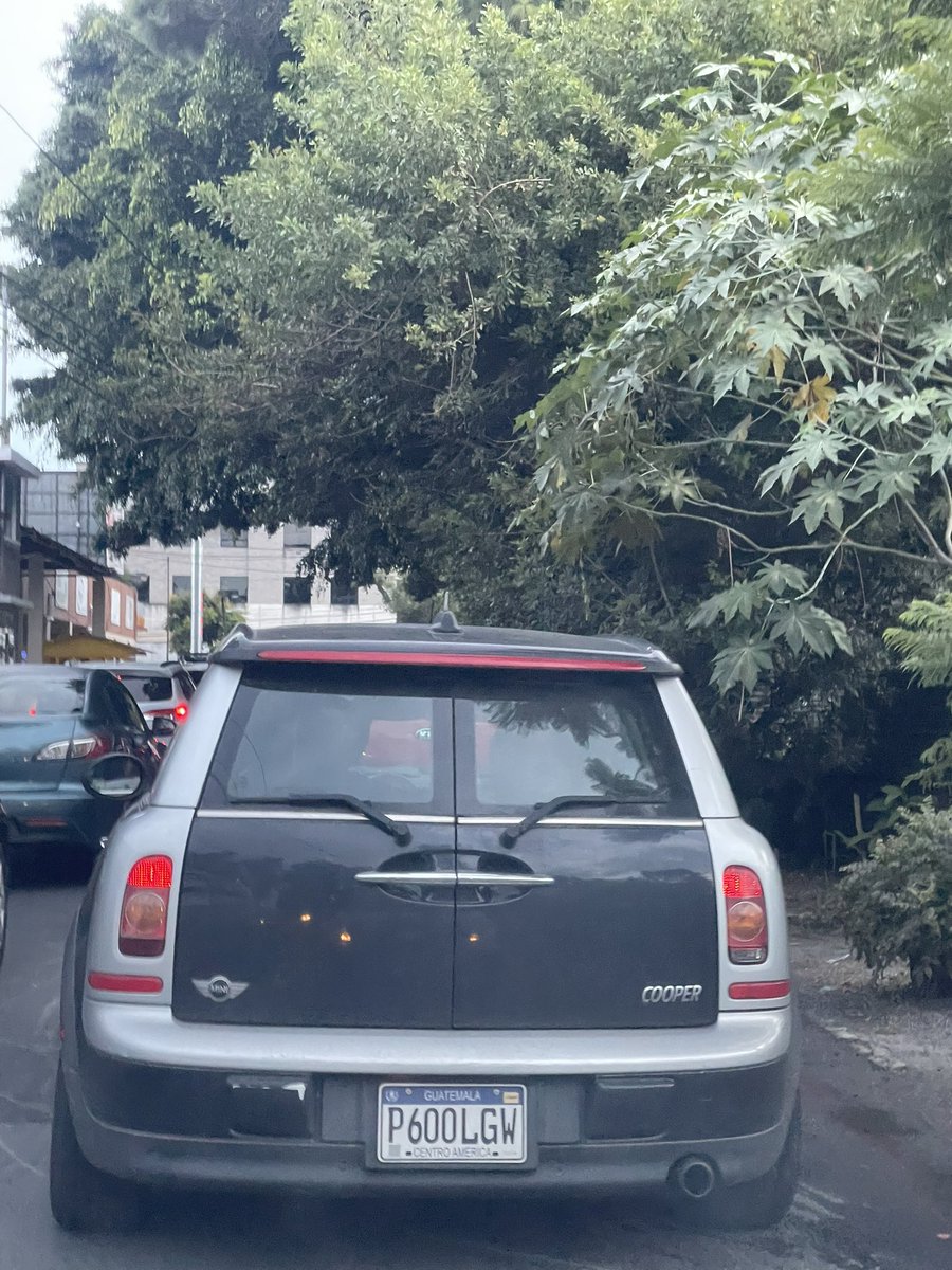maryosla's tweet photo. Este señor no tiene nada de educación vial https://t.co/bM2AAFDBLA