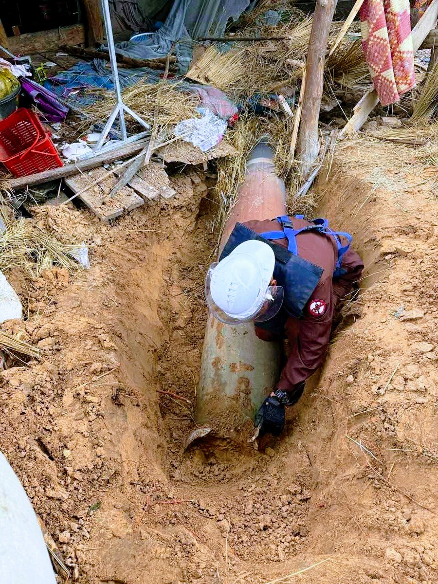 CMAC working on one tonne Thai bomb. Mr Ratana, director general of the Cambodian Mine Action Center CMAC reported today, July 30 that CMAC operators are working to render a MK-84 bomb dropped by a Thai F-16 or Gripen jet fighter safe. #ExposeThailandLies #TruthForCambodia