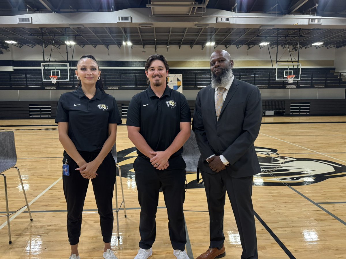 IISDAthletics's tweet image. All the best to Coach Williams, Coach Blass, and Coach Kennedy as they embark upon their first year as @IrvingHigh head coaches! 💛🏀🏐⚾️ #GoHunt