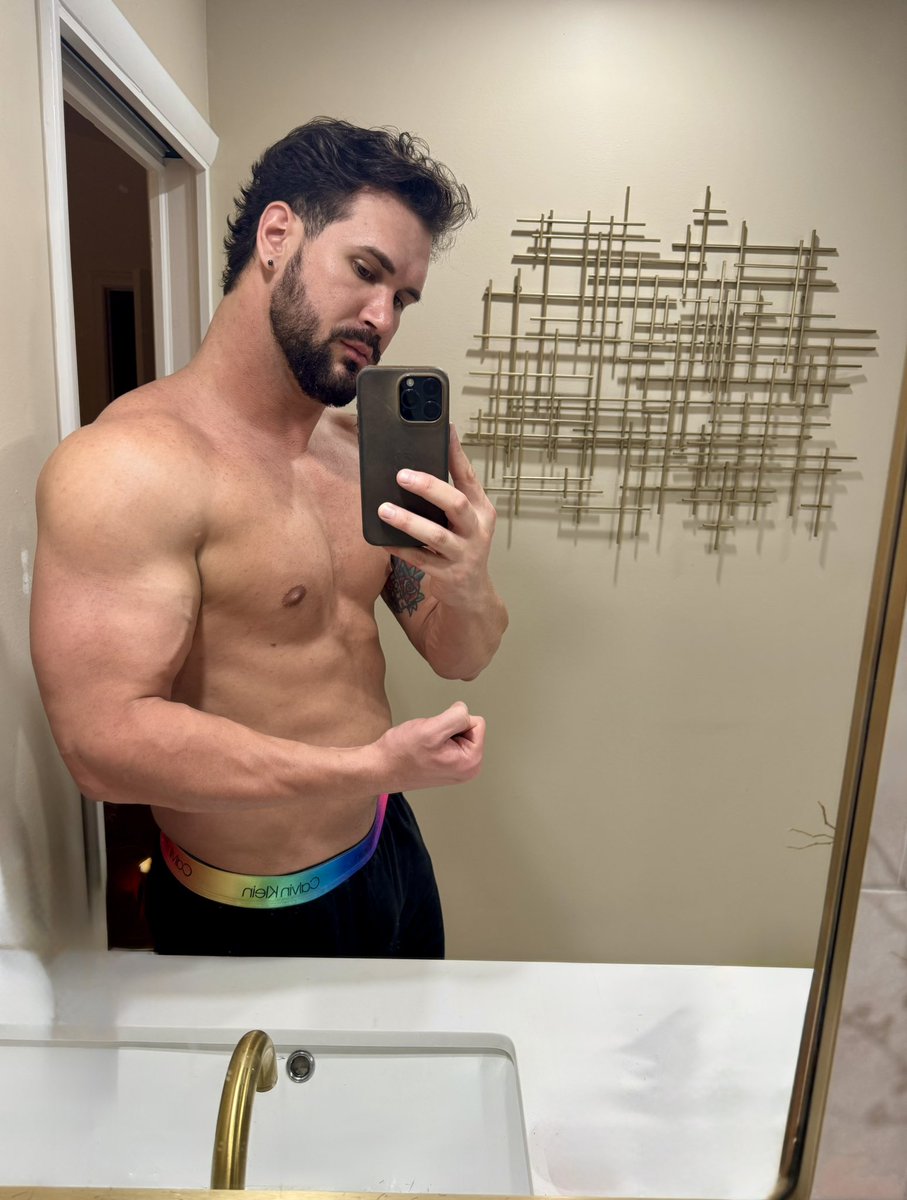 _cryinryan's tweet image. Gettin yuuuuuge