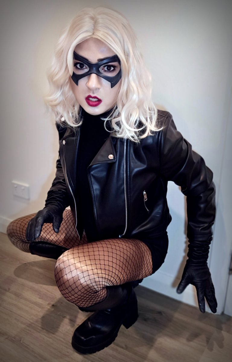 ozbattlechick's tweet photo. If we're to go down, we'll do it with a roar and not a whimper!
#ozbattlechick #ozbattlechickcosplay #BlackCanary #blackcanarycosplay #dinahlance #birdsofprey #birdsofpreymovie #birdsofpreydc #rockchick #rockchickstyle #Glamour #makeup #fishnets #leathergloves #leatherjacket #DC https://t.co/F9O4xAZFTl