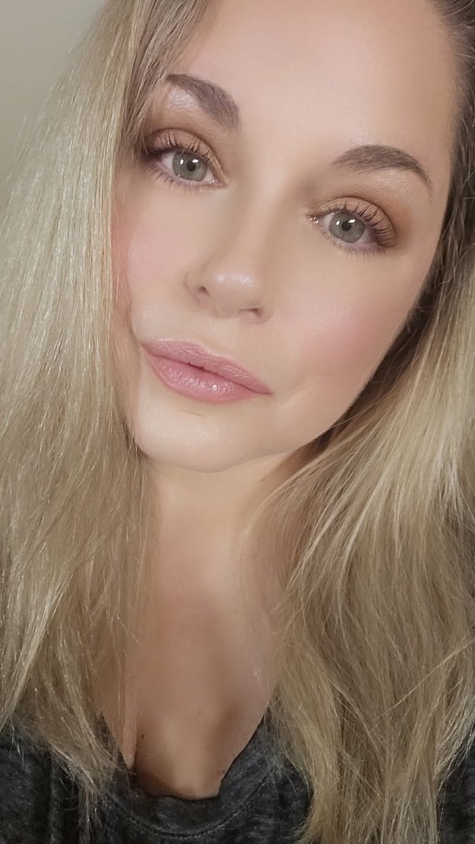 Do your lips long for an Angel's kiss?💋🤍