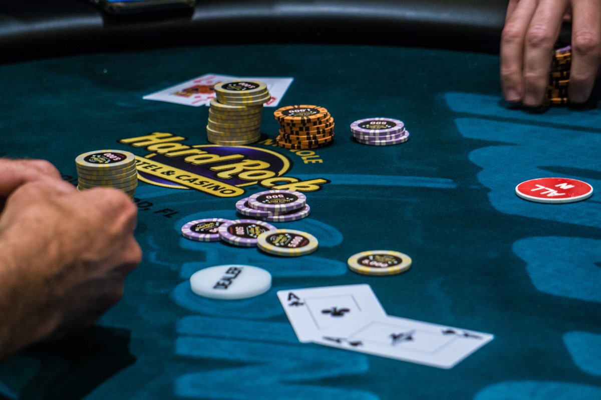 Today's last SHRPO trophy event gets underway at 9p with a quick one.

It is a $400 Deep Stack Turbo NLH with late registration/re-entries available till 11:15p and plenty of action.

Structure: ow.ly/OmoR50WxzMO