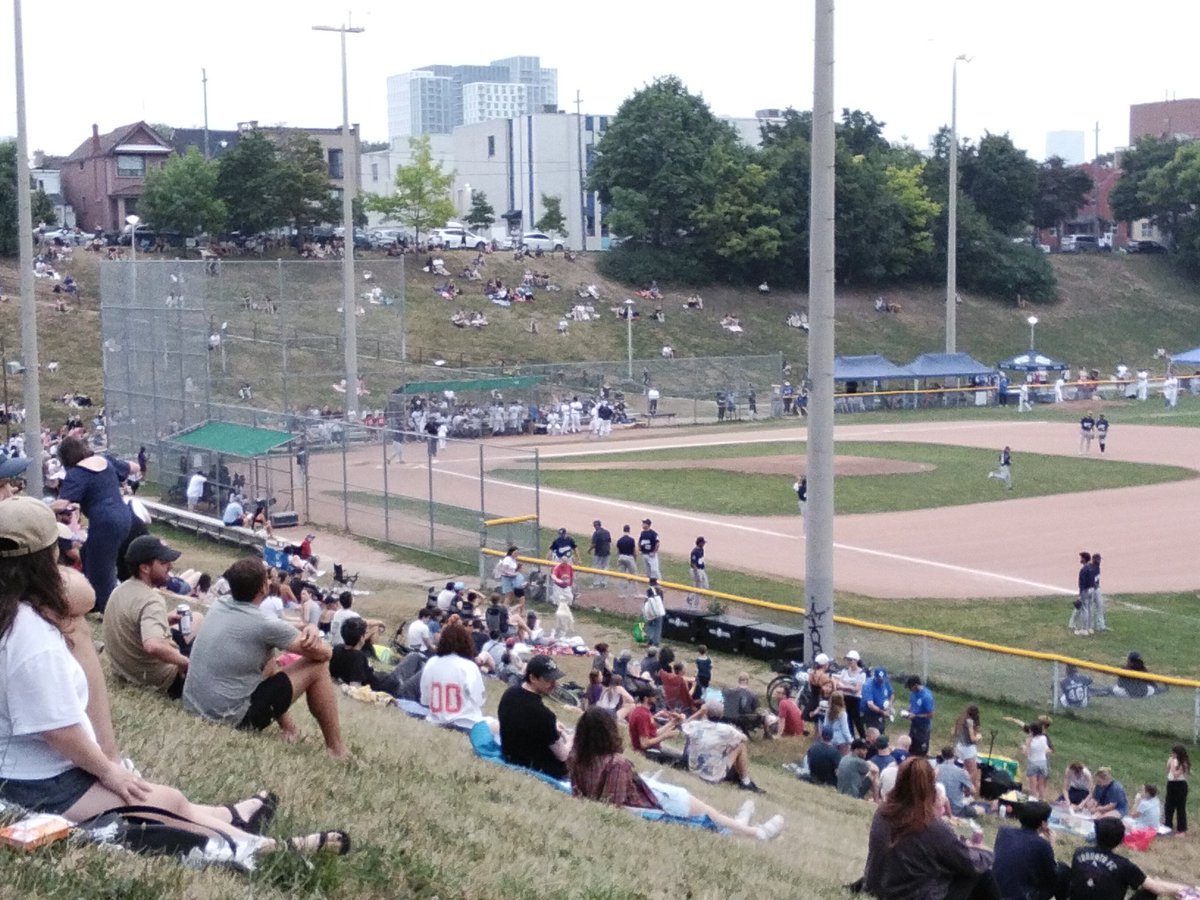 I'm no ⚾ baseball elitist. At Christie Pits watching independent ball.