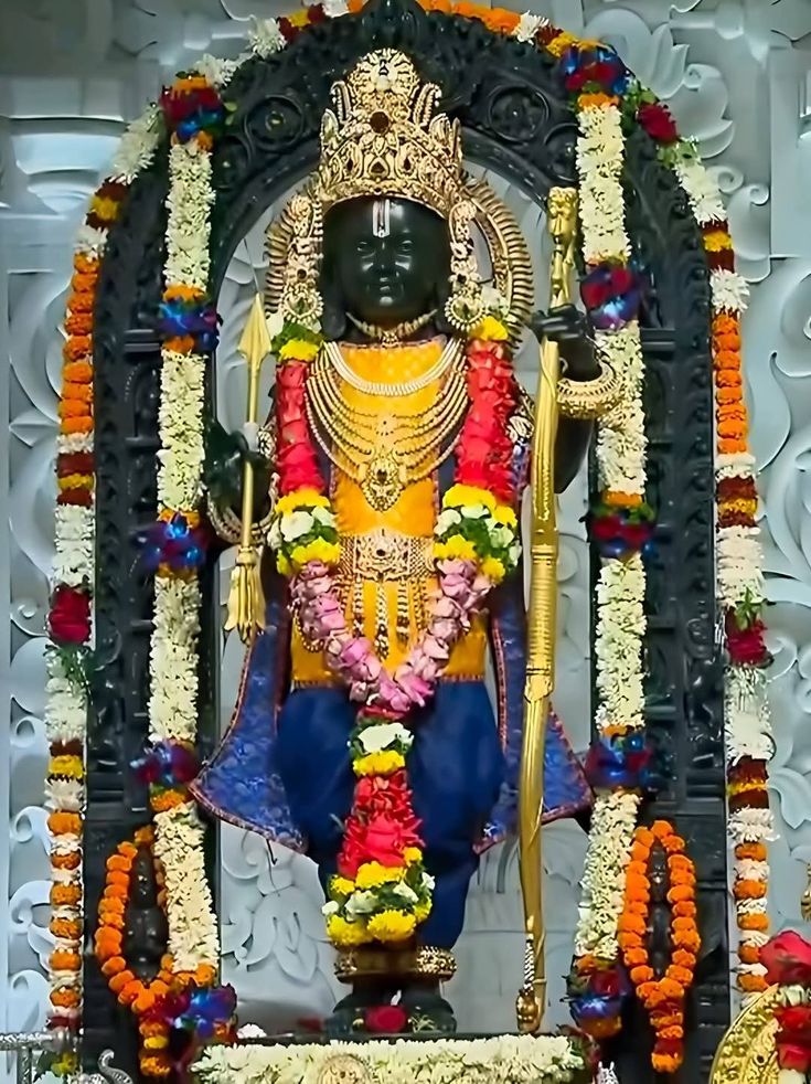 मुदित मातु सब सखी सहेली 
फलित विलोकी मनोरथ बेली