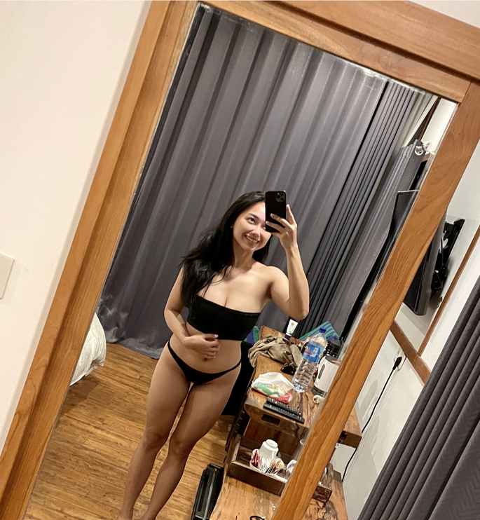 thepschent_'s tweet photo. main didepan kaca gini salah satu fetish aku..km gimana?? https://t.co/h3xatiM30J