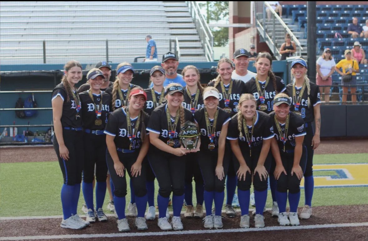 KateMurray_11's tweet image. So glad I got to end my travel ball career with an amazing group of girls and coaches! I am so thankful for the opportunities that travel ball gave me and for the opportunities ahead at Butler. 24 days till move-in! @DukesMidwest @ButlerSoftball