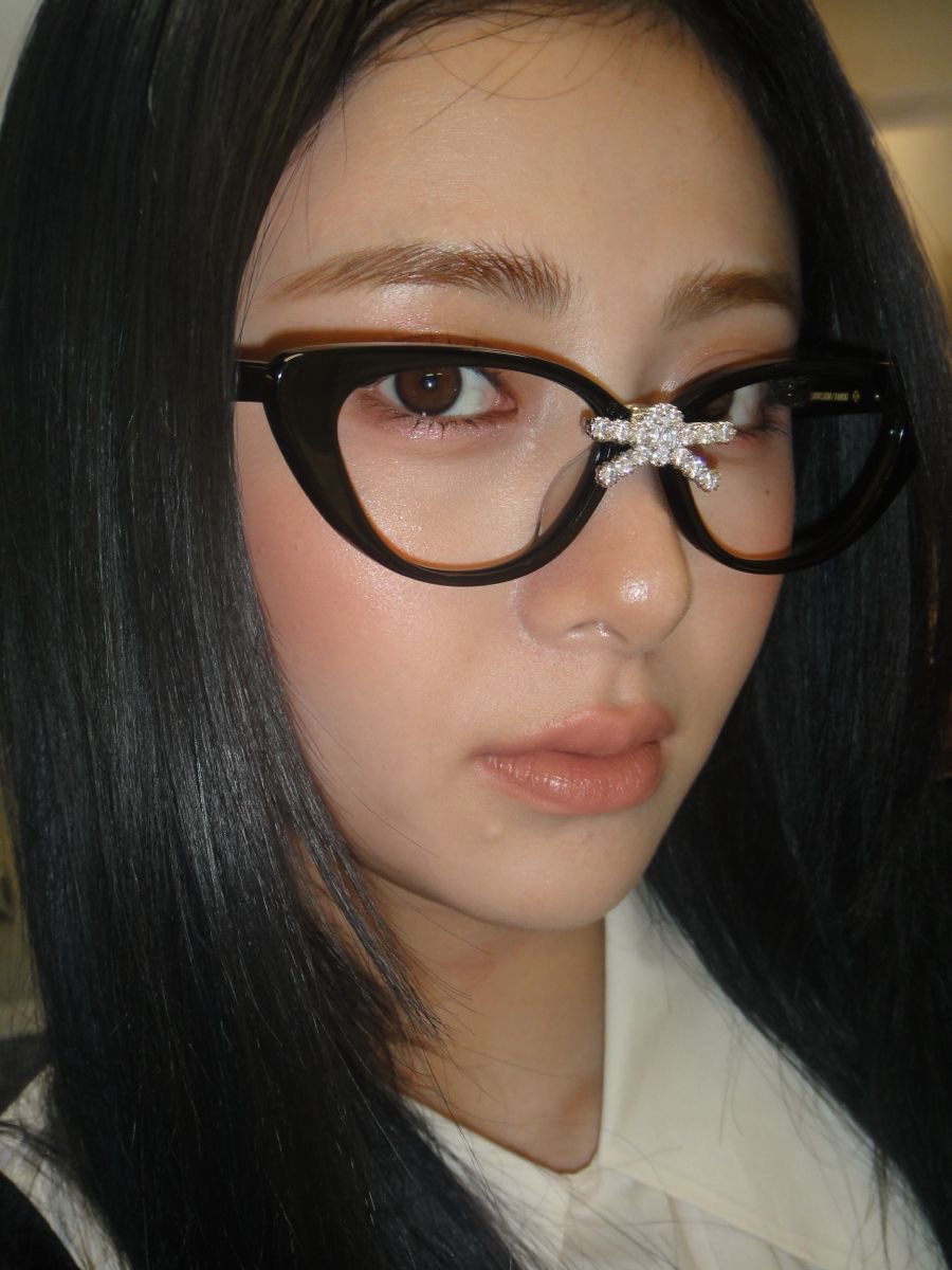 huhyunjinpics's tweet photo. we moved on way too fast from this yunjin https://t.co/tGBZNETujd